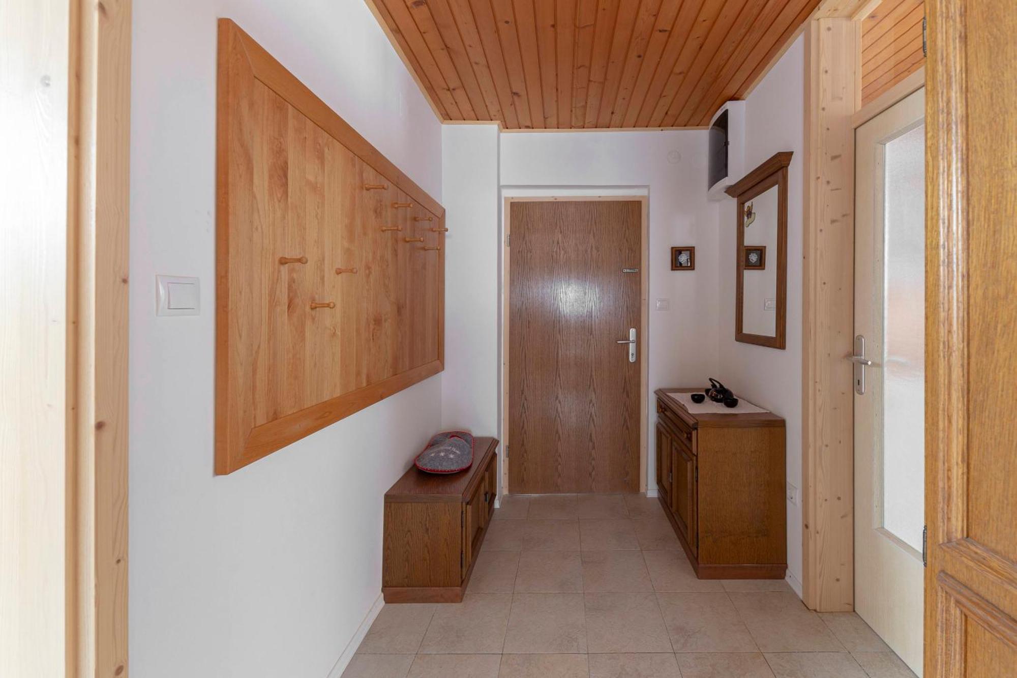 Apartma Mikelj 博希尼 外观 照片